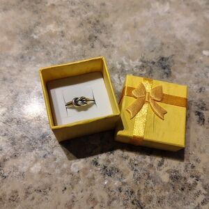 Retired James Avery Lovers Knot Ring